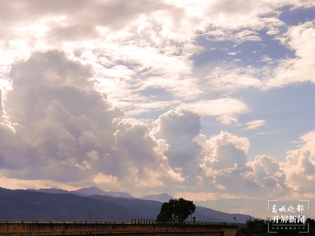 大理弥渡：彩云宛如宫崎骏漫画的彩色天空 (7).jpg