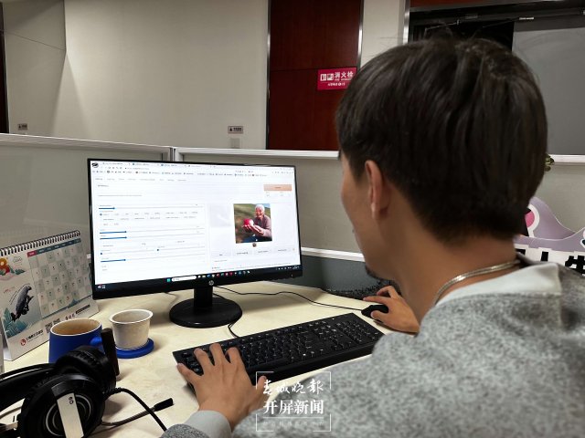 （采访传编辑）ChatGPT热潮带动AI职业，昆明有这些新需求，记者在体验AI绘画系统.jpg.jpg
