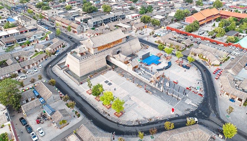 2022年9月8日，石家莊，航拍正定縣正定古城陽(yáng)和樓與正定歷史文化街。