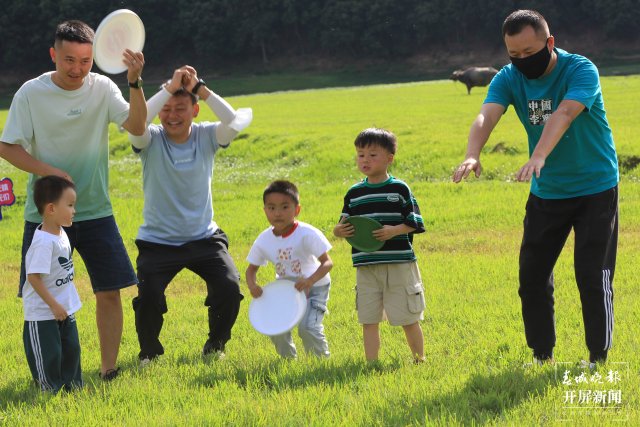 “神獸放假”引爆暑假經(jīng)濟 (4).jpg