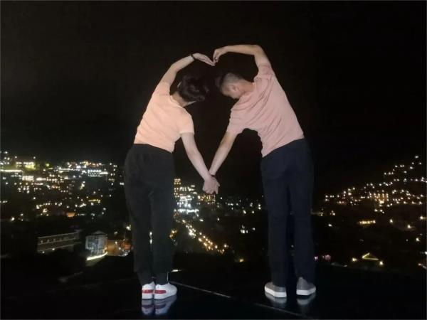 最浪漫的事，就是和心愛(ài)的人一起守邊防！