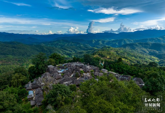 景邁山翁基古寨2 攝影江文耀.jpg