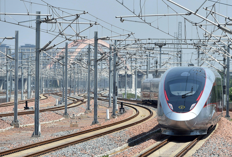 2022年6月20日，濟(jì)鄭高鐵鄭州首發(fā)G9206次列車駛出鄭州東站。