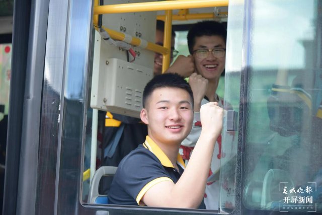 圖集·2023昆明高考第二天｜少年啊，只管大步向前！你一定會成功！