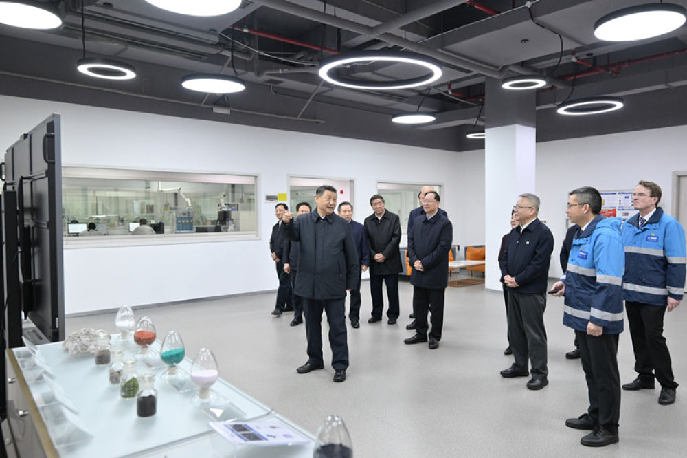 2024年3月18日，習(xí)近平總書記在中德合資企業(yè)巴斯夫杉杉電池材料有限公司考察。