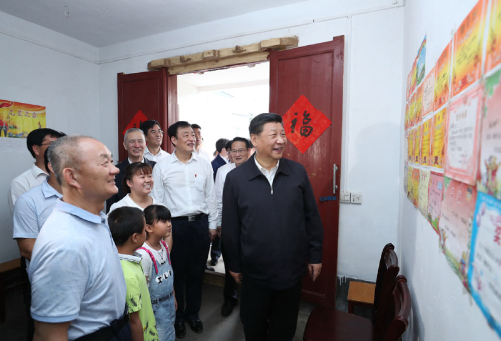 2019年5月20日，習(xí)近平總書記在江西省贛州市于都縣梓山鎮(zhèn)潭頭村看望村民孫觀發(fā)一家人。