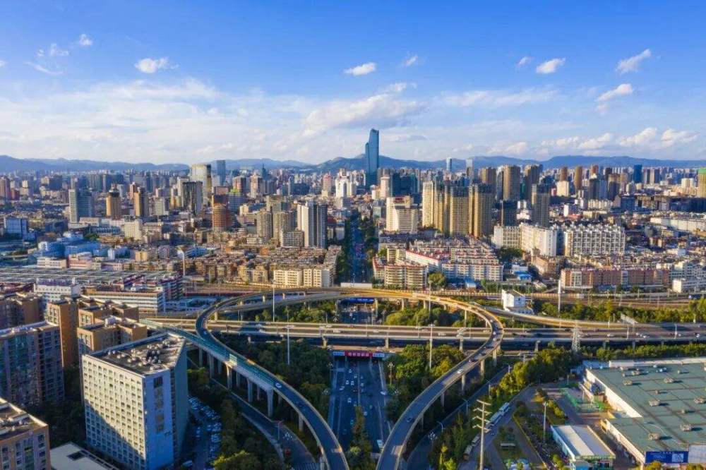 鸟瞰春城路福德立交。王正鹏   摄.JPG