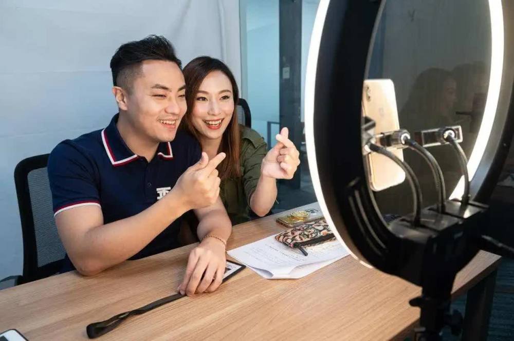 △ 一對在廣州創(chuàng)業(yè)的“港夫廣妻” 。