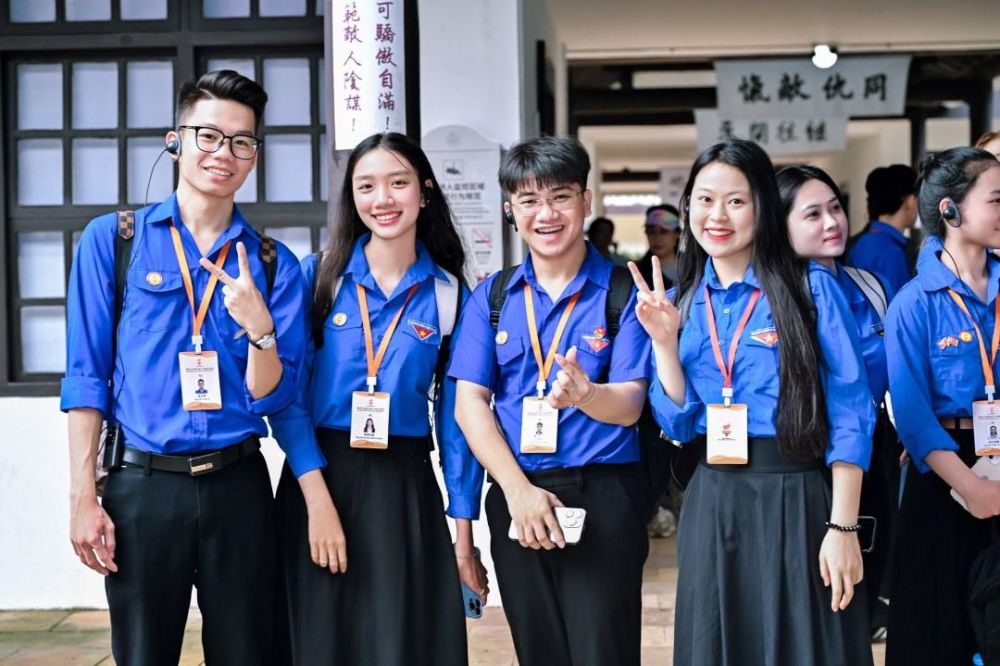 200名來自越南胡志明共青團(tuán)中央的青少年代表齊聚廣州開啟“紅色研學(xué)之旅”。
